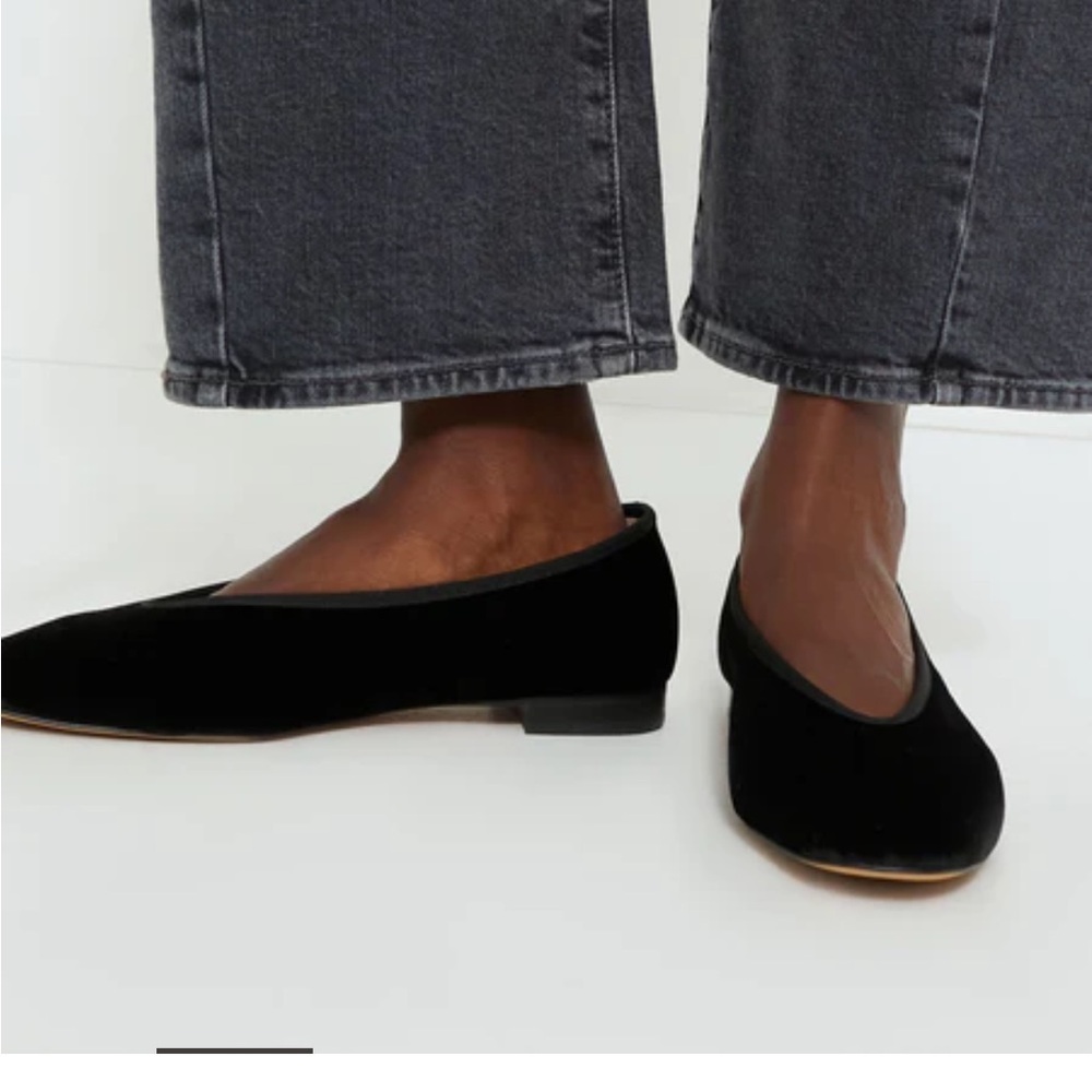 BRAND NEW: Tuckernuck Black Velvet Flats